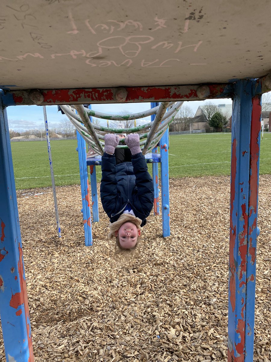 MissThomsonVPS's tweet photo. A quick play at Victoria Park on the way back to school. We love getting time to play with our friends! #VPSfun @MrsKellyVPS https://t.co/kLqjimXV3v