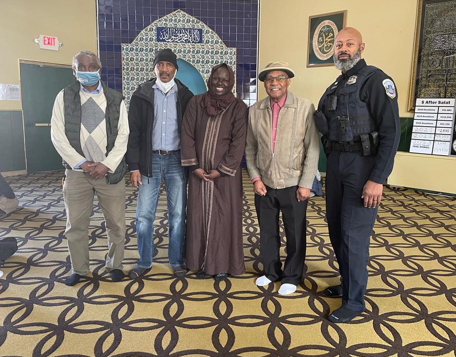 MOAA_DC's tweet photo. This afternoon, #TeamMOAA joined @DCPoliceDept’s African Liaison at Ward 1’s Masjid Muhammad to share information on District resources for the mosque and community members. #DCValues https://t.co/nIlua9BOqr