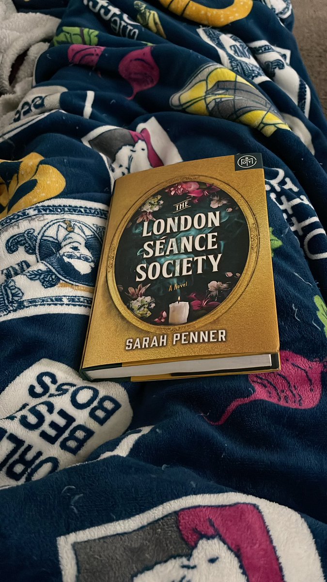 Cold and rainy afternoon means it’s time to snuggle up with my favorite blanket and start my next read @sl_penner #amreading #thursdaymood