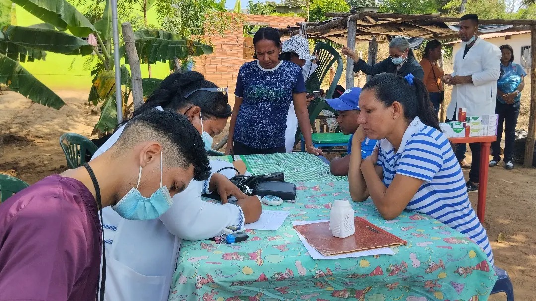 #9Mar Este jueves se efectuó una Jornada Médico-Asistencial en la comunidad Caja de Agua 'El Mangal' de Tucupido, municipio Ribas del estado Guárico.

#ChávezSiempreChávez
#ChávezFeminista