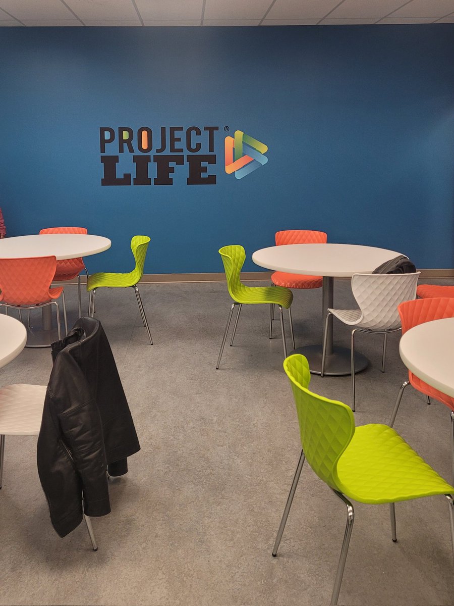ProjectLIFE13's tweet photo. Thanks to Goodwill of SWPA for letting us stop by and meet your Project LIFE interns today!  Your passion and dedication to your interns is wonderful to see!  Thank you for being a part of our Project LIFE family!  #butlertech #mpwpossible https://t.co/nmlLztbe3U