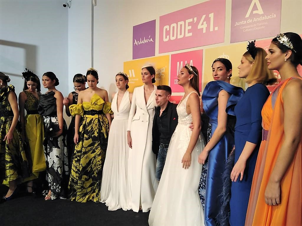 🔝 DESFILE EN LA SEMANA DE LA MODA DE ANDALUCIA.
Esta tarde hemos participado la #SemanadelaModadeAndalucía con un avance de las nuevas colecciones.
¿Qué os parecen? ¡Os leemos! 👏 

<a href="/ManuGarcia_GHN/">Manu Garcia Costura</a> <a href="/ValerioLuna_GHN/">Valerio Luna</a> <a href="/code41td/">CODE 41</a>