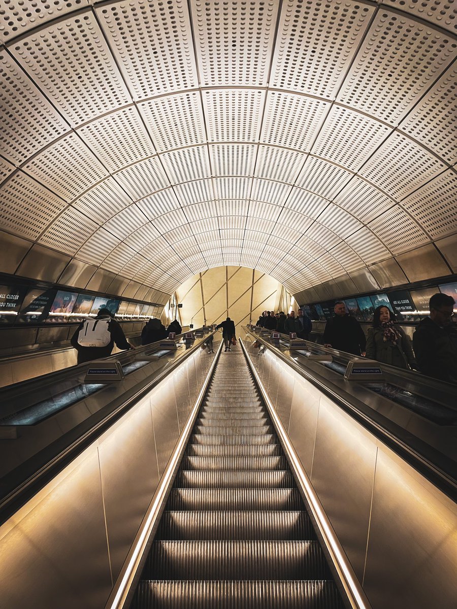 Fabulous Farringdon 

#infrastructure #construction #Engineering #railway #railways #crossrail #ElizabethLine #london #trains #transport #transit #photo #photograghy #photographer