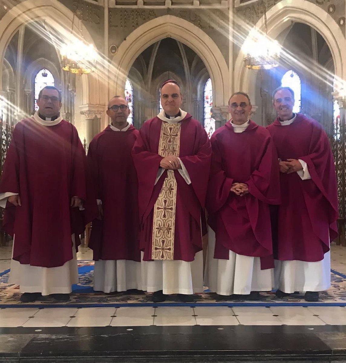 diocesisulmona's tweet photo. Il #vescovoFusco a #Lourdes preparando per i giovani di #Abruzzo e #Molise una tappa della prossima #GMG di #Lisbona. #PreghiamoInsieme https://t.co/40NOf6Cw0y