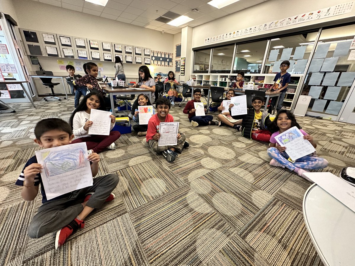 NetZeroLee's tweet photo. Want to hear some persuasive first graders? Visit ⁦@RJLARao⁩ class, but BEWARE…you won’t be able to say no to alligators, water parks, game days, extra lunch time or movie nights. 😍 #rjlyear9 https://t.co/1kMLLh2wrK
