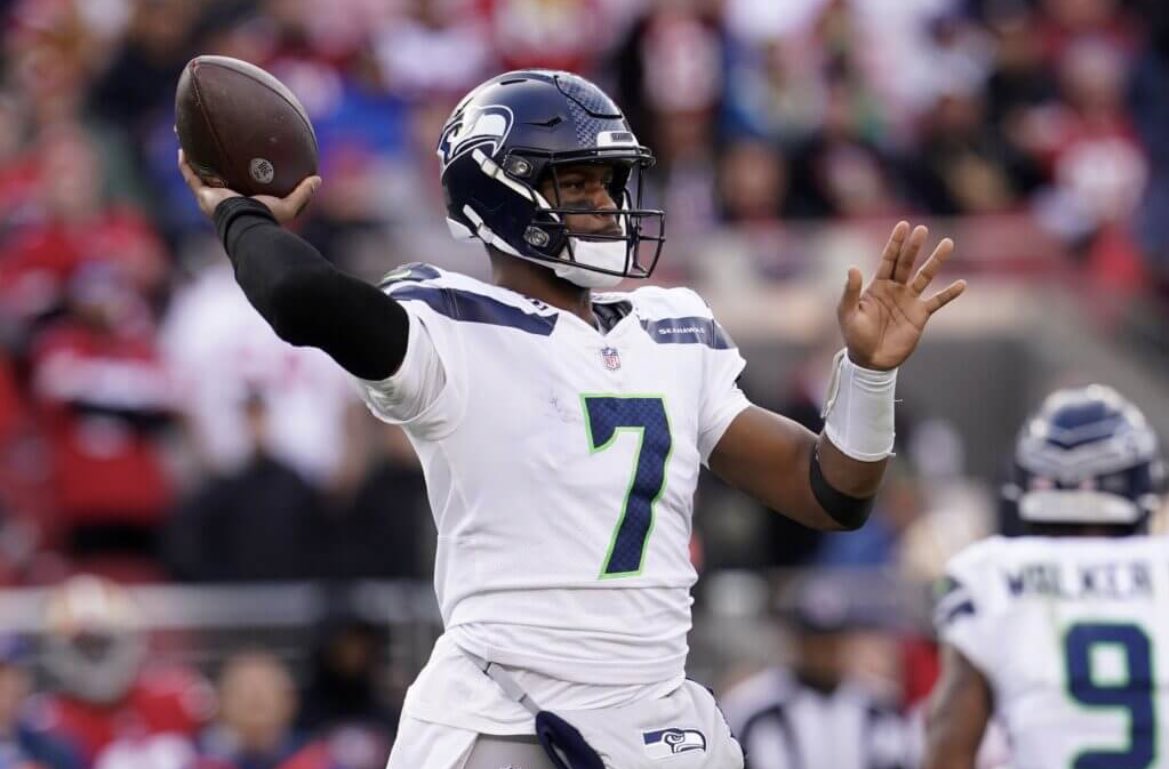 MikeDugar's tweet photo. #Seahawks QB Geno Smith on potentially competing with a highly drafted rookie QB: “I’ll compete with anybody. But I’m also gonna help him out as much as I can.” https://t.co/kQ3JshqyDX https://t.co/bXS9hXSdX3