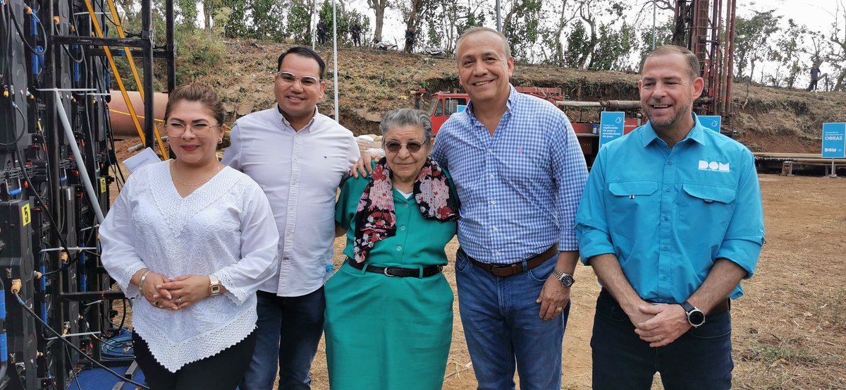 TCnelMariotobar's tweet photo. Una promesa más cumplida perforación de pozo de agua potable para el cantón El Ángel @MariaChichilco @RebecaSantosNI @WalterAlemanSV https://t.co/uTDooNKaHL