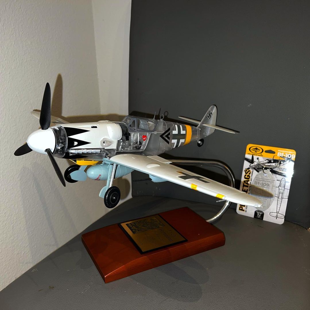 planetags's tweet image. Photo by IG user ohstevesmodels 
--
1/24 Hartmann bf 109 #trumpetermodels #bf109 #erichhartmann #luftwaffe plus @planetags BF109