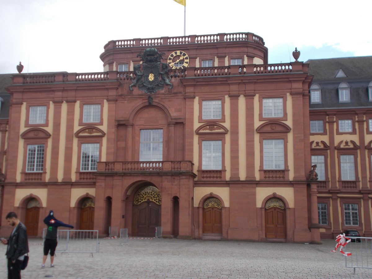 LJHgrumpyoldgit on Twitter: "More from Mannheim Baroque Palace
