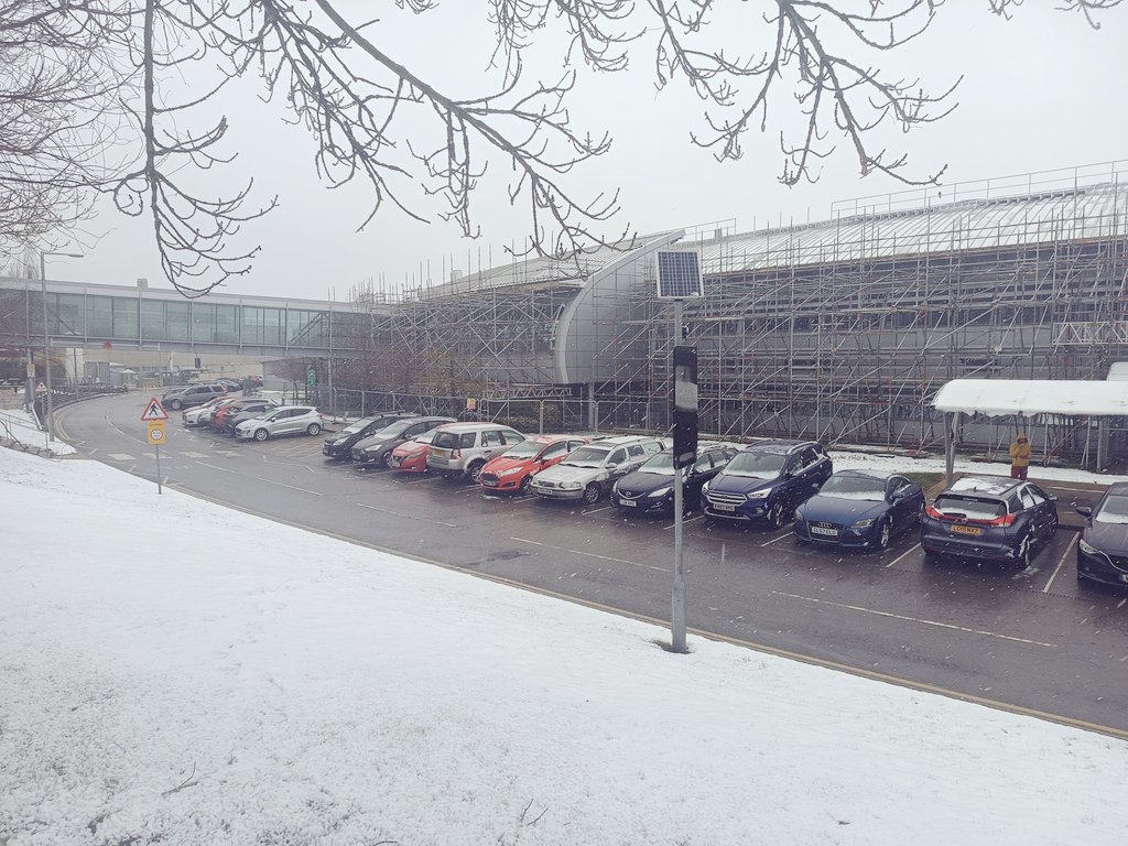 Cool Mueller matrix plots on solar cells devices, some (tons) of coffee and first snow of the year here at <a href="/DiamondLightSou/">Diamond Light Source</a> <a href="/b23_diamond/">B23_Diamond</a> with <a href="/DAmabilino/">David Amabilino</a>