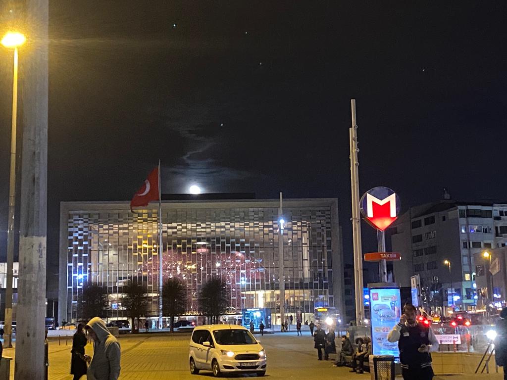 Bu gece çektiğim manzarayı bırakıyorum buraya #iyigeceler