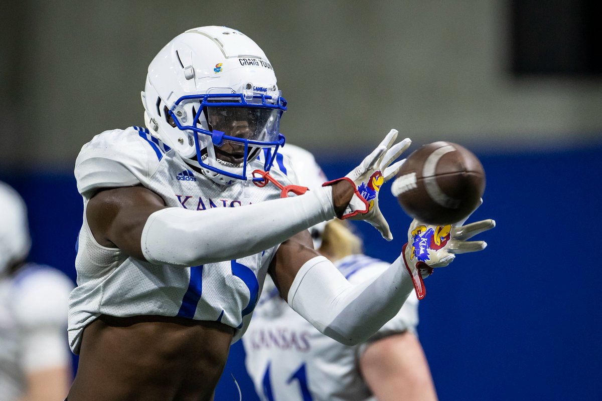 KU_Football's tweet photo. Spring scrimmage action 👊 https://t.co/V9QFeUZ7yl