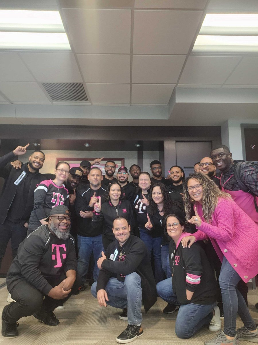 RSMs + RAMs +Senior leadership = greatness!! #TMUS #bleedmagenta #servantleadership #meetingoftheminds @cjgreentx @JonFreier