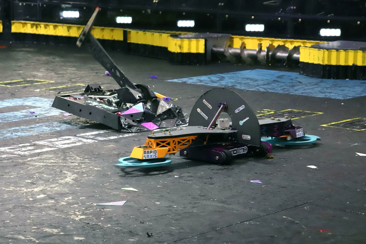 PRISMIER's tweet photo. Tonight, Shatter! will face Horizon, a new robot with spinners on each end. ๐ฅ๐ฆ
https://t.co/V68N1oq1Eg
Tune in to the Discovery channel tonight at 8 pm Eastern / 7 pm Central to catch the action.
#battlebots #shatter #botsfc #giantnut #robotfightingtime #robots https://t.co/JmhdvSgPo4