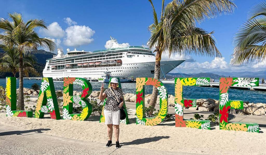 Haiti - maa numero 150/197
Haiti - country # 150/197
.
.
.
#labadee #haiti #royalcaribbean #grandeuroftheseas #matkablogi #nelkytplusblogit #countingcountries #nomadmania #travelerscenturyclub #cruising #cruisinglife #twitter instagr.am/p/CplNNpwv5M2/