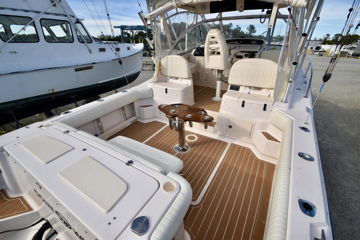 BluewaterYS's tweet photo. "GONE WISHIN" is an extremely well-kept 2008 Grady White 330 Express powered by twin Yamaha 350 V8s. This boat shows very well and has been tastefully updated throughout the years, including new Garmin electronics and SeaDeck flooring. #gradywhite
https://t.co/9ExOXSvWfE https://t.co/CG1W561tIR