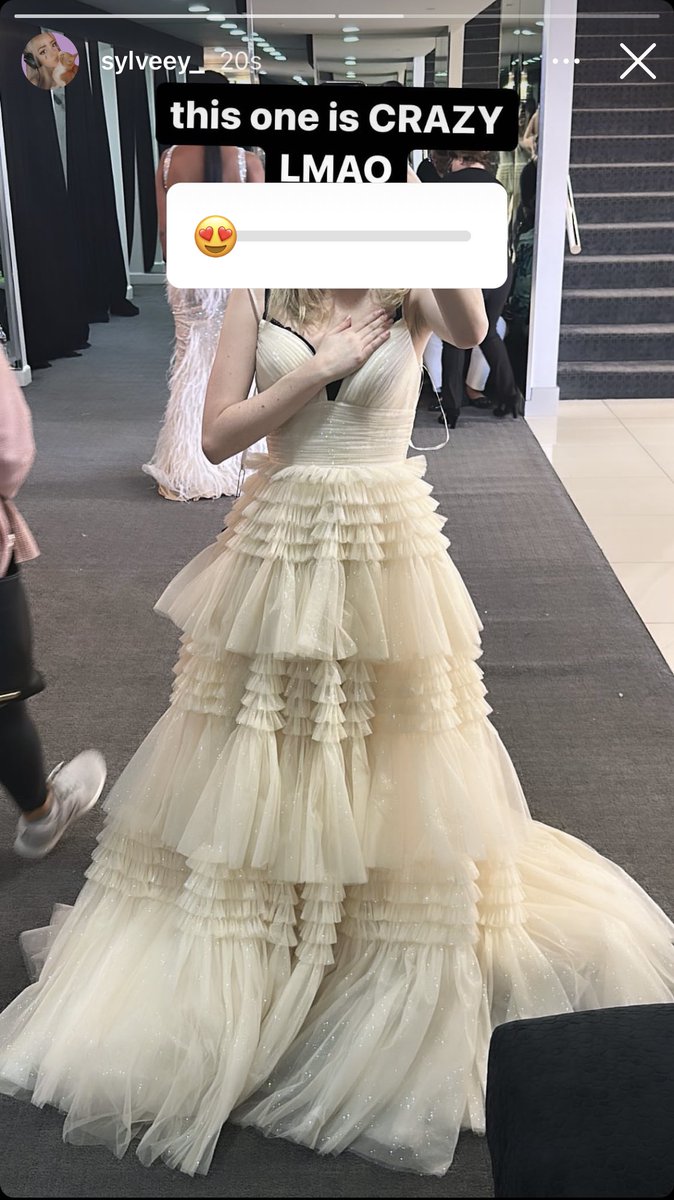 Sylvee_Updates's tweet image. Sylvee posted a story on instagram!!
instagram.com/stories/sylvee…