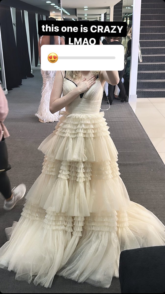 Sylvee_Updates's tweet image. Sylvee posted a story on instagram!!
instagram.com/stories/sylvee…