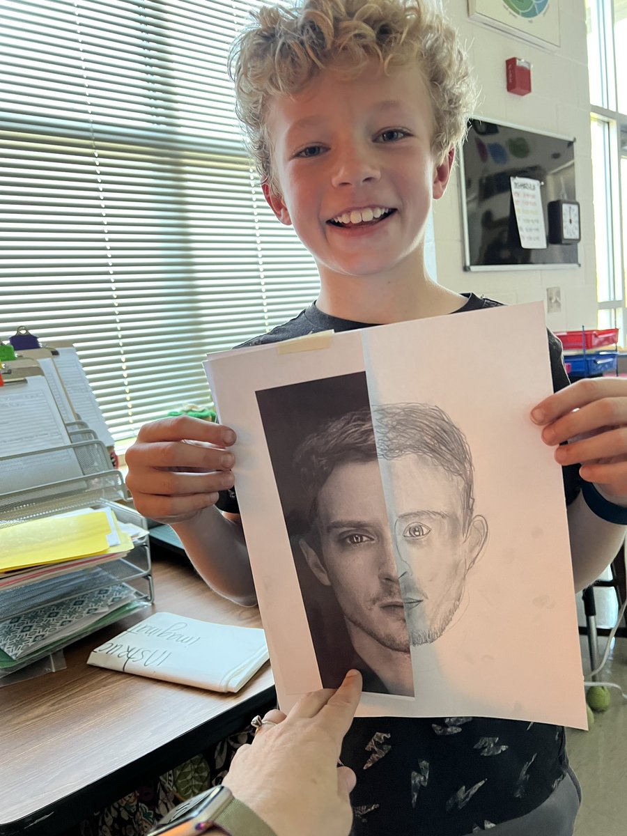 MrsSims7's tweet image. 5th Grade Artists are learned how to draw faces. Aidan, my student teacher did an amazing job! These drawings are incredible! @RiverRidgeElem