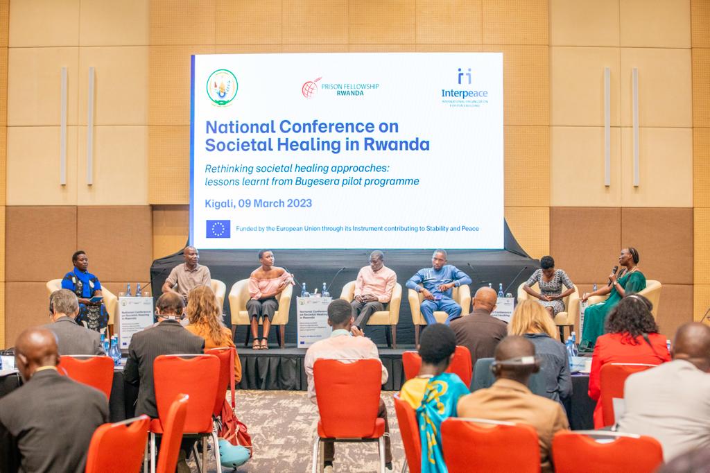 Rentheriver's tweet photo. Deeply moved by the powerful stories of change from the communities of Bugesera District in the context of societal healing and community reconciliation in #Rwanda. https://t.co/1oRPpDZnJ7