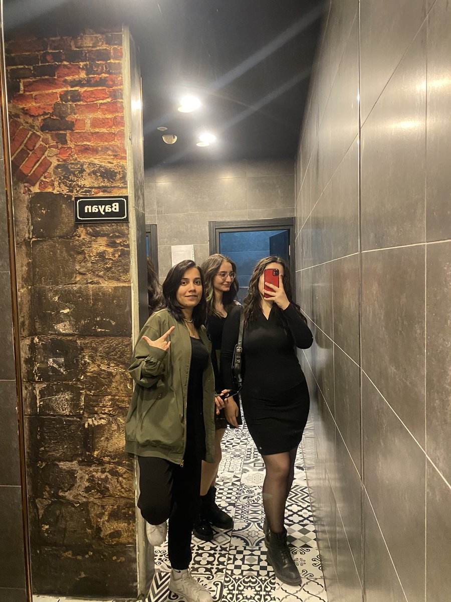 Birbirimizden farklı olsakta bir şekilde yan yana geliriz🤍🥺(çokça özlem)