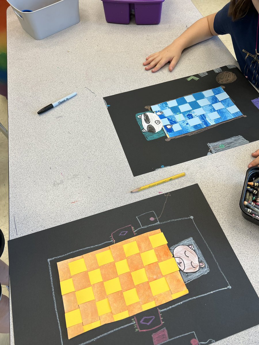 MrsSims7's tweet image. Second Grade artists have been busy! They painted paper, used that paper to make a loom and  wove a "quilt" on their loom. The quilt is for the hibernating animal that they created! @RiverRidgeElem