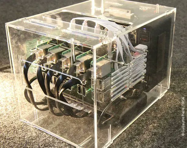 CNRSinformatics's tweet image. #CNRSnews 📰 | &quot;#FogComputing requires smaller installations and infrastructure, less cooling, and can be easily powered by #renewableenergy&quot; explains @JeanMarcPierson from @IRIToulouse.
➡️ news.cnrs.fr/articles/when-… 
🤝 @CNRS_Toulouse @toulouseinp @UT3PaulSabatier