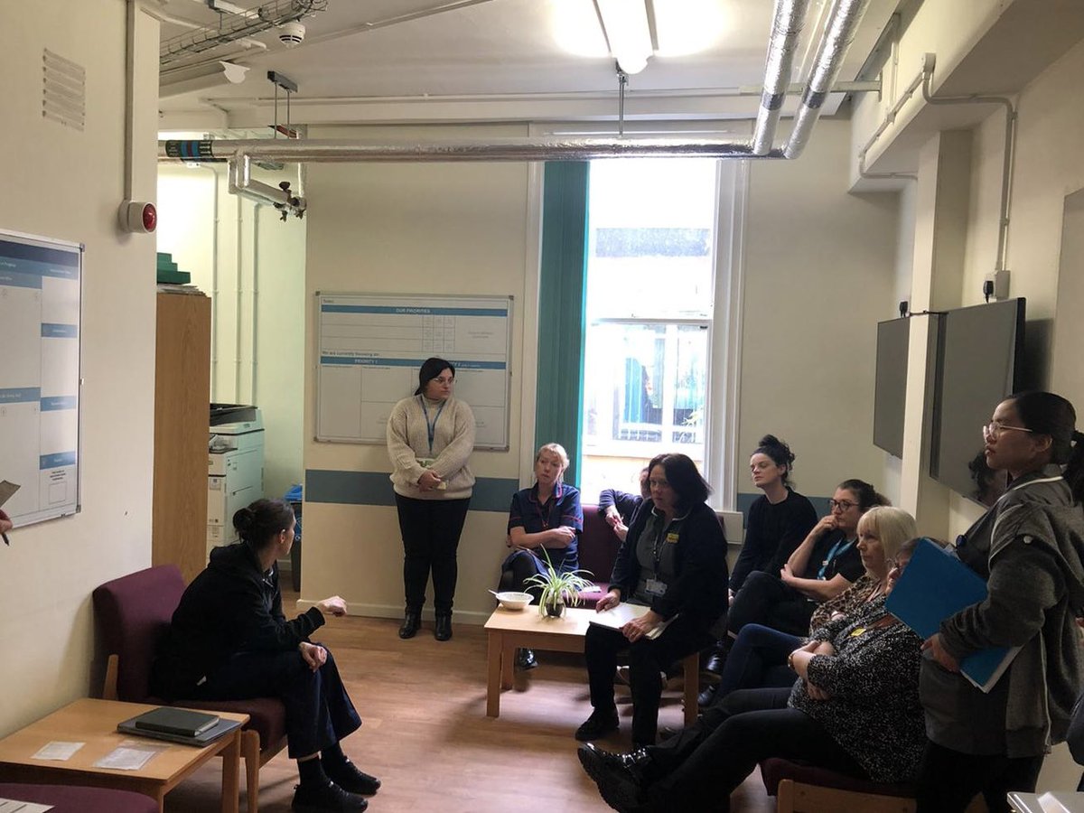 From the non believers to 5 weeks later running and embracing their own #improvingtogether huddles without prompting! 1 acute + 3 localities = #oneteam #HomeIsBest <a href="/SethiSimon/">Simon</a> @RichardsZR