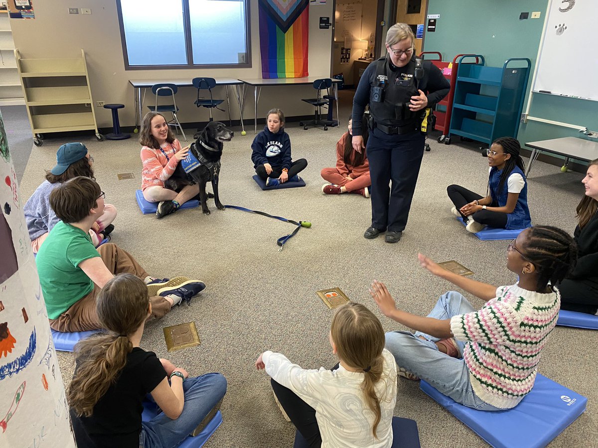 Pawfficer Howie of the Oak Park PD <a href="/VOPpolice/">Oak Park Police Department</a> visited Brooks to celebrate School Social Worker Week and highlight the importance of good mental health. Smiles all around! #WeAreD97 #BeBrooks97 #libraries97