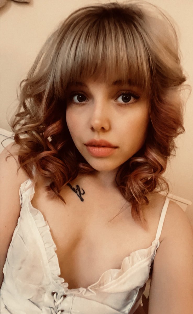 SleepBossofTN's tweet photo. I'll be kidnapping everyone's favorite Goblin Princess @emmaa_ray this month! Maybe she should meet @TuffGirlRoxie? Customs are open! https://t.co/fVCujvoRWU