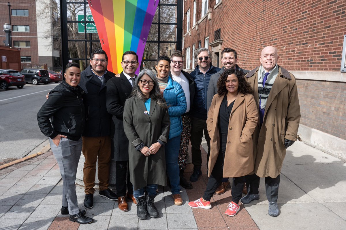 Brandon4Chicago's tweet photo. Yesterday, LGBTQ+ Chicago movement leaders sounded the alarm on Paul Vallas’ disturbing history of supporting far-right homophobic groups like AWAKE IL.

We cannot elect a mayor who is aligned with conservative extremists.

I will always stand proudly with the LGBTQ+ community.🏳️‍🌈 https://t.co/qT8a0X5csH