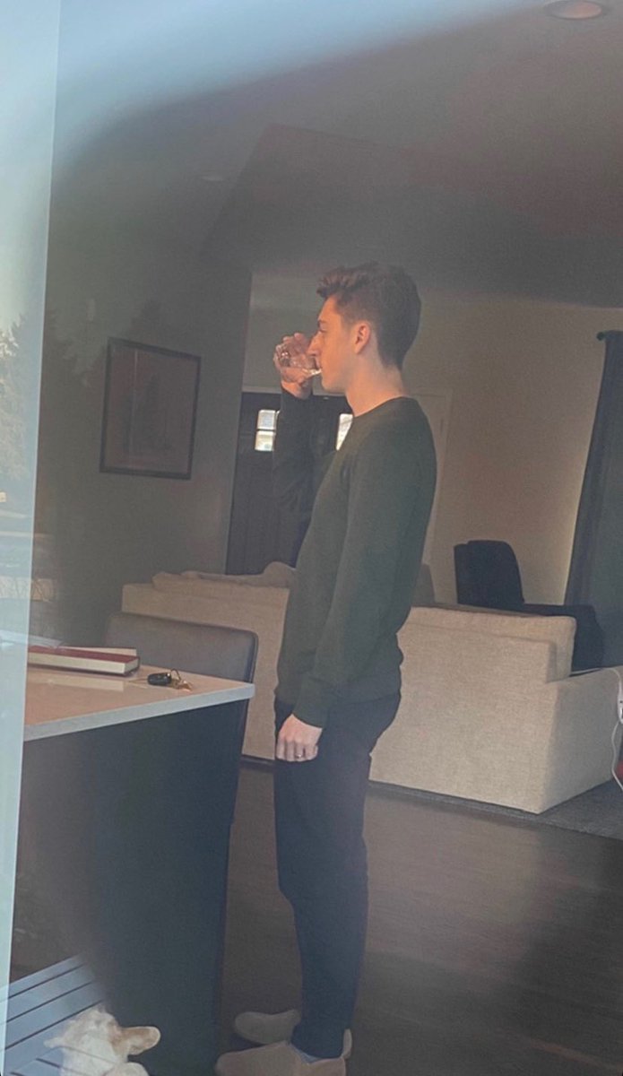 hourlydanny's tweet image. update i am hiding in his air vent! 😁