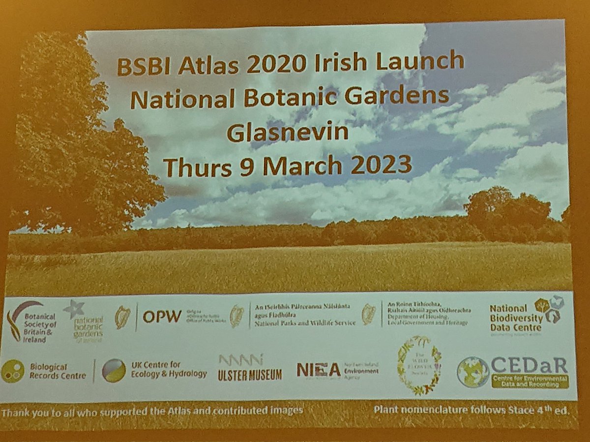 MichelineShSk's tweet image. Auditorium filling w @BSBIbotany @BSBI_Ireland members from far &amp;amp; wide for launch of #PlantAtlas2020 by Minister @noonan_malcolm. Director Nat Botanic Gardens Glasnevin Matthew Jebb w Minister &amp;amp; cottonweed Achillea maritima 1 of our rarest wild plants in Atlas &amp;amp;under conservation