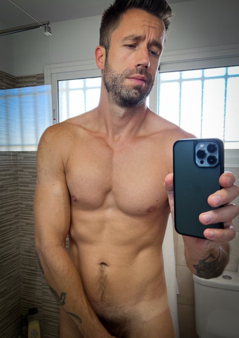 What's happening down below? 😈 Subscribe for free: https://t.co/79mKKhCvse https://t.co/7JdMXwbEKa