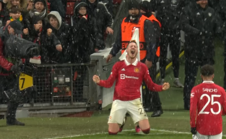 utdreport's tweet photo. Look how much that goal meant to Wout 🤩 https://t.co/GDK6lAGyBe