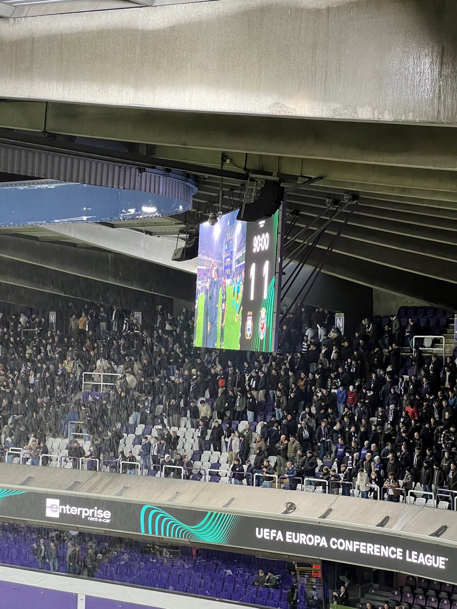 dropss_fr's tweet photo. 23eme match de la saison 🔥
🏟 : Lotto Park
⚽️ : Anderlecht - Villarreal (1-1)
🎟 : 40€
✅ : Un beau match européen, un banger de Dreyer, très bonne ambiance🔥
❌ : Aucun
#ANDVIL https://t.co/pxI6Hwh99o