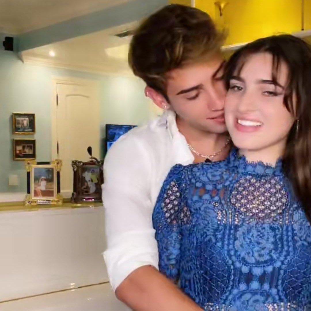 carlamendees22's tweet photo. Aportando información a lo anterior,  Augusto estuvo con Sophia Talamas y posteriormente con Amaranta, cuando ambas tenían 17 años (2021). Adjunto capturas: https://t.co/xW46i64Ue6
