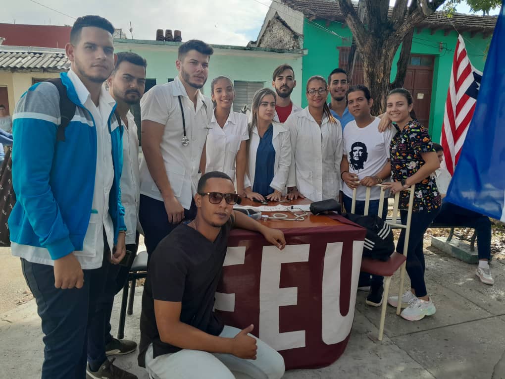 Ellos tomaron la calle, tocaron puertas estos jóvenes dicen.
#YoVotoXPorTodos 
#CubaPorLaVida 
#SanctiSpíritusEnMarcha   
<a href="/DeivyPrezMartn1/">Deivy Pérez Martín</a> 
<a href="/decanafcm1/">DecanaFCM 1</a>
<a href="/ssp_cpicm/">Centro Prov de Información de Ciencias Médicas SSp</a>
<a href="/VrectoradoUCMSS/">Yunior80</a> 
<a href="/TeresitaRomeroR/">Teresita Romero Rodríguez</a> 
<a href="/ujcssp/">UJC Sancti Spíritus</a> 
<a href="/KelvisManuel93/">KelvisManuel</a>
