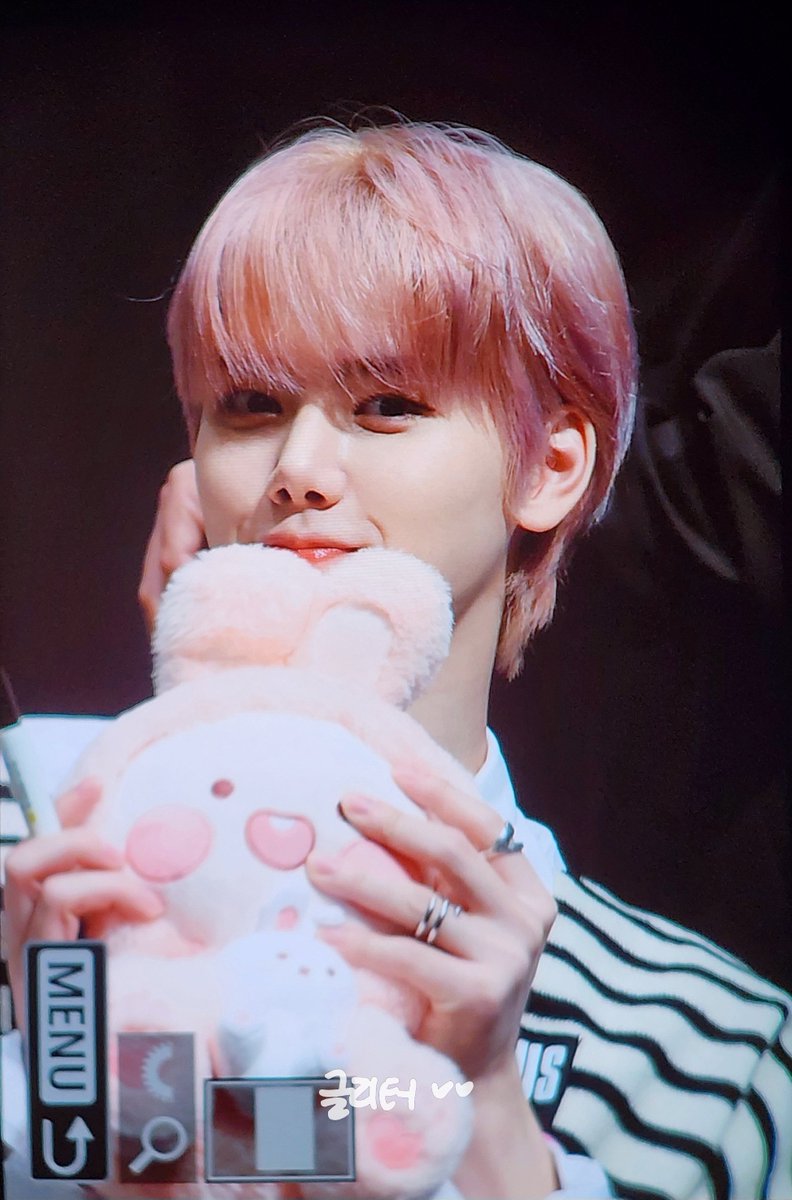 230324 팬싸

오늘도 사랑스러워 💖

#민희 #크래비티
#MINHEE #CRAVITY