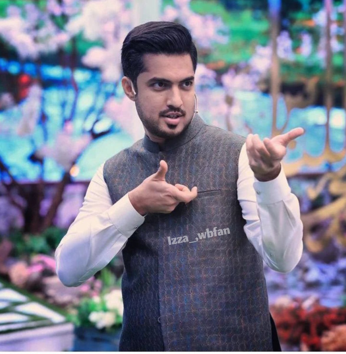 Izza_wbfangirl's tweet photo. @iqrarulhassan 
نشانہ کون تھا ؟🤔
Ramadan Mubarak to all Muslims💙
#wasimbadami #waseembadami #waseembadamiofficial #waseembadami_official #waseem_badami_fan_page #badami #badamians #wbbyhemani #ramadan #ramzan #ramadanmubarak #ramadan2023 #Day1 #fastin https://t.co/PfSzDPZxvC
