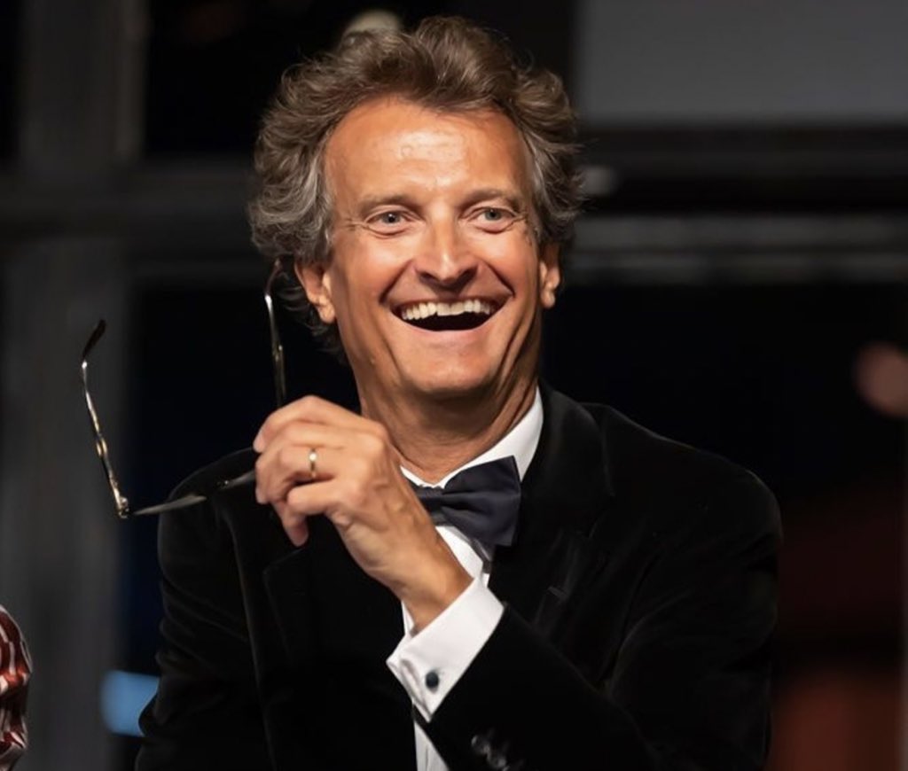 RCapucon's tweet photo. Très attristé par la disparition soudaine de Bernard de Launoit.
Il a donné à La Chapelle musicale Reine Elisabeth de Belgique une dimension exceptionnelle.
Il nous manquera énormément.
Pensées pour son épouse et ses enfants. https://t.co/stp26aVSAR