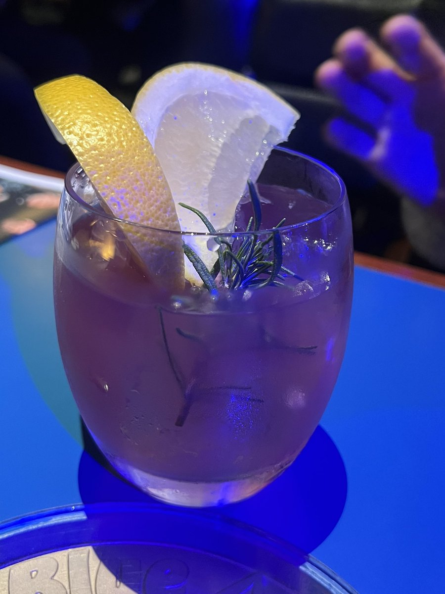 mami1129mauloa's tweet photo. 本日のアーティストカクテル🍸
"CALM & CLASH"
#TRI4TH
#CALMandCLASH_Tour
#Blue_Note_Tokyo https://t.co/P3uEJaMmKH
