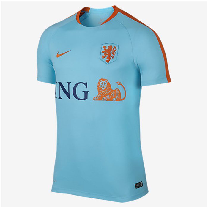 Scorebordjourn's tweet photo. @kit_geek @museumofjerseys @SUBWAY @Socceroos The Dutch are quite good at that as well, even finding a sponsor with an orange lion as logo! https://t.co/lGZw6ZuXBK