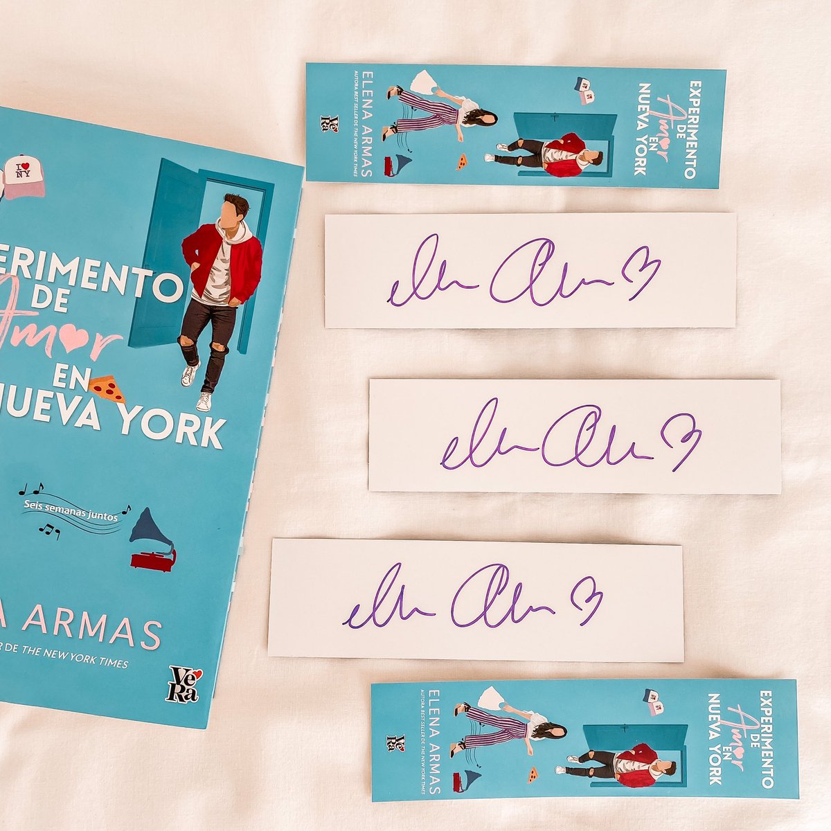 UniversoDSilvia's tweet photo. ✨SORTEO NACIONAL✨

Tres marcaspáginas firmados por @elenaarmasbooks, uno para cada persona.

Para participar:

-Seguir esta cuenta.
-Dar like y RT a este tuit.

Desde hoy 24 de marzo al 29 de marzo.

¡Mucha suerte a todos! https://t.co/ASbLBBBlEW