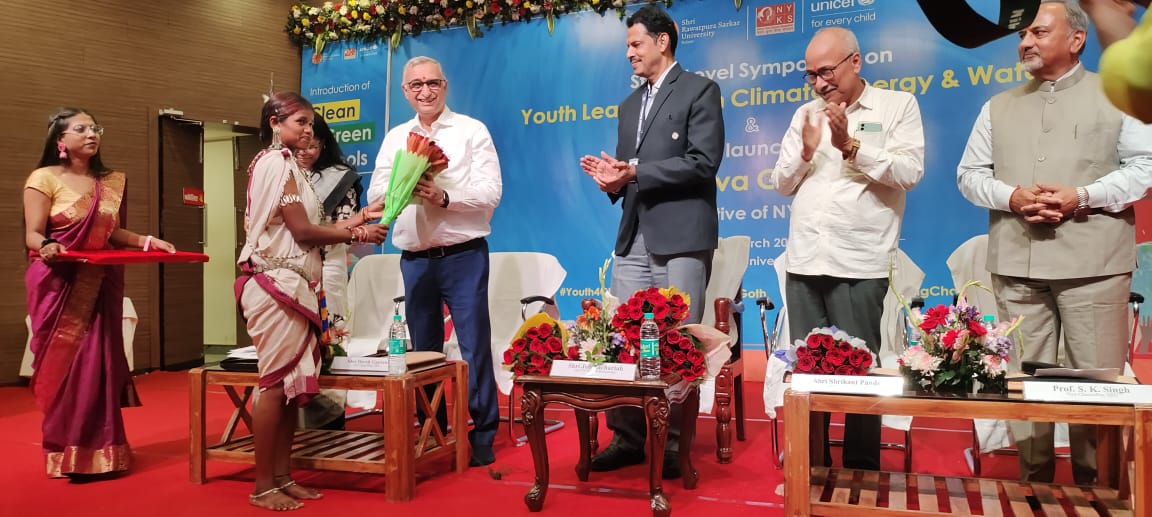 KorbaNyks's tweet photo. Launching of "Yuva Goth" a joint initiative of NYKS Chattisgarh and UNICEF for Youth Leadership in Climate, Energy and Water at Shri Rawatpura Sarkar University, Raipur.
@Nyksindia @YASMinistry @PIBRaipur @pibyas https://t.co/IuNb2XvnvO