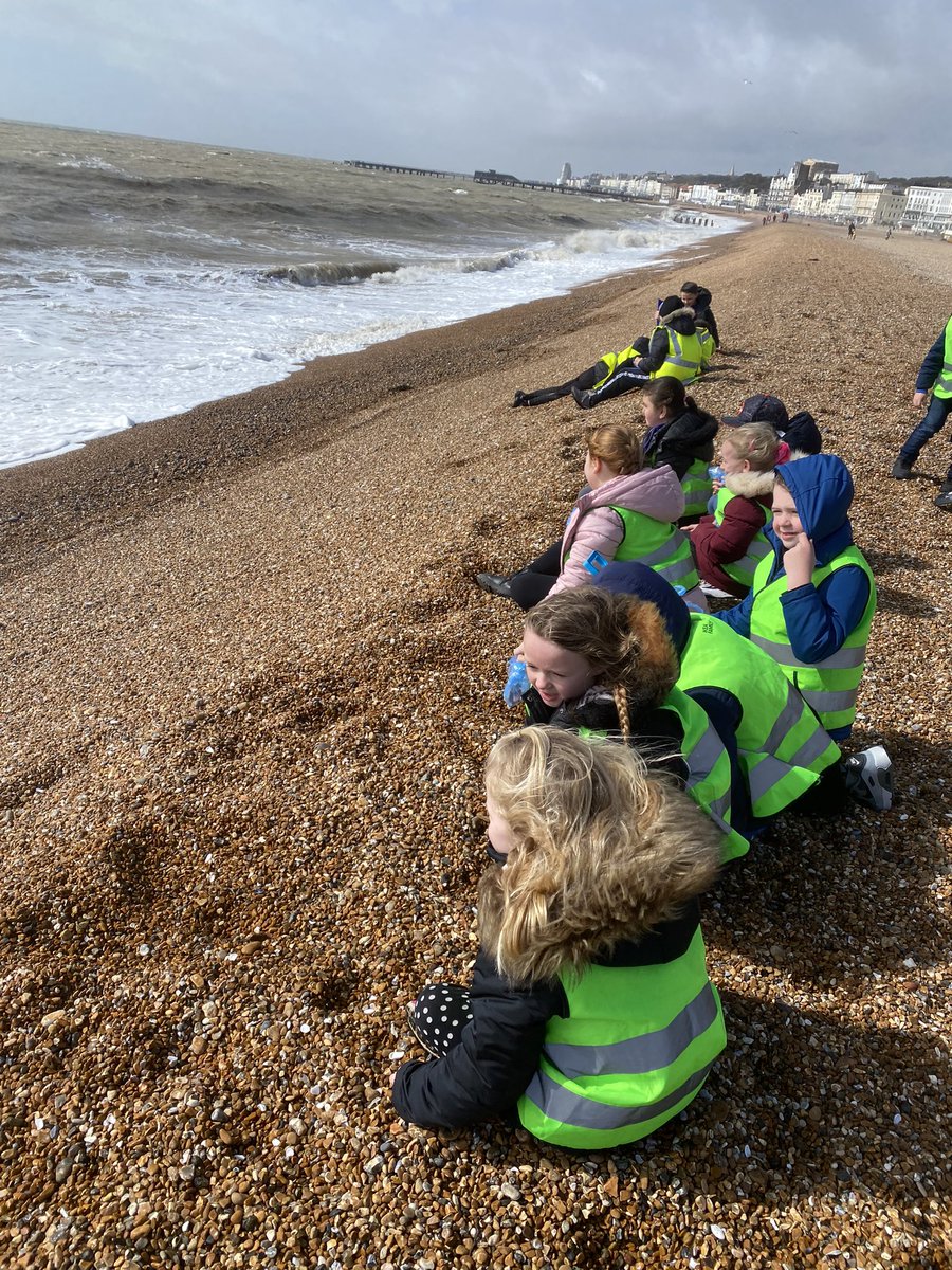 HalsteadCPS's tweet photo. Oh we do love to be beside the seaside! #Halstead #SafeHappyLearning https://t.co/Yld6Y2Y4Ak