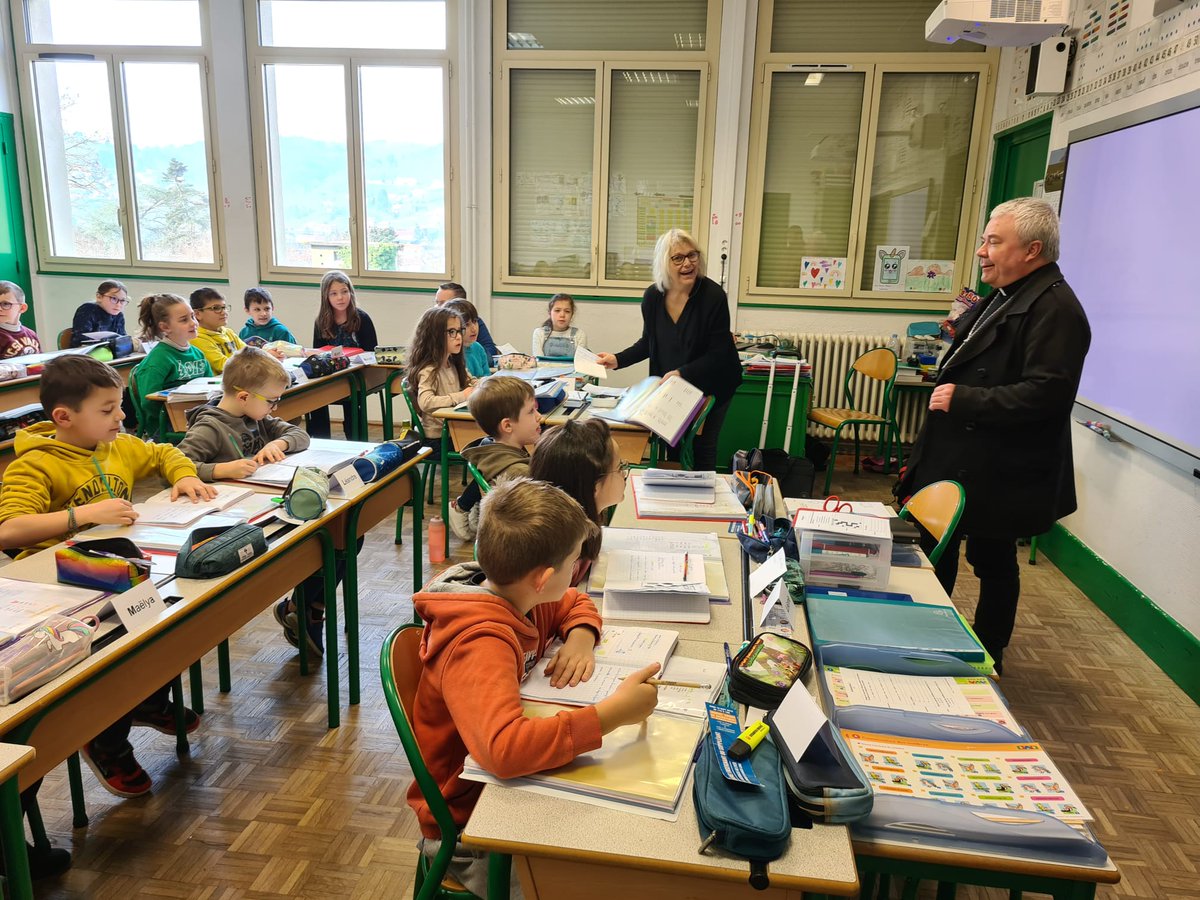 Que de beaux souvenirs lors de la venue de notre Évêque à l'école et au collège à l'occasion de sa visite pastorale de l'ensemble paroissial NOTRE DAME DE LA FAYE.
