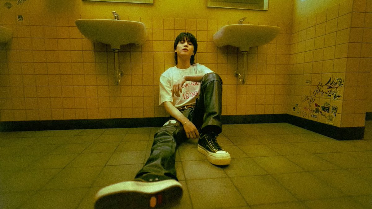 jiminskywalkers's tweet photo. Like Crazy e o seu grande significado na identidade de Jimin - uma thread explicativa; https://t.co/u9Ag2ejnos