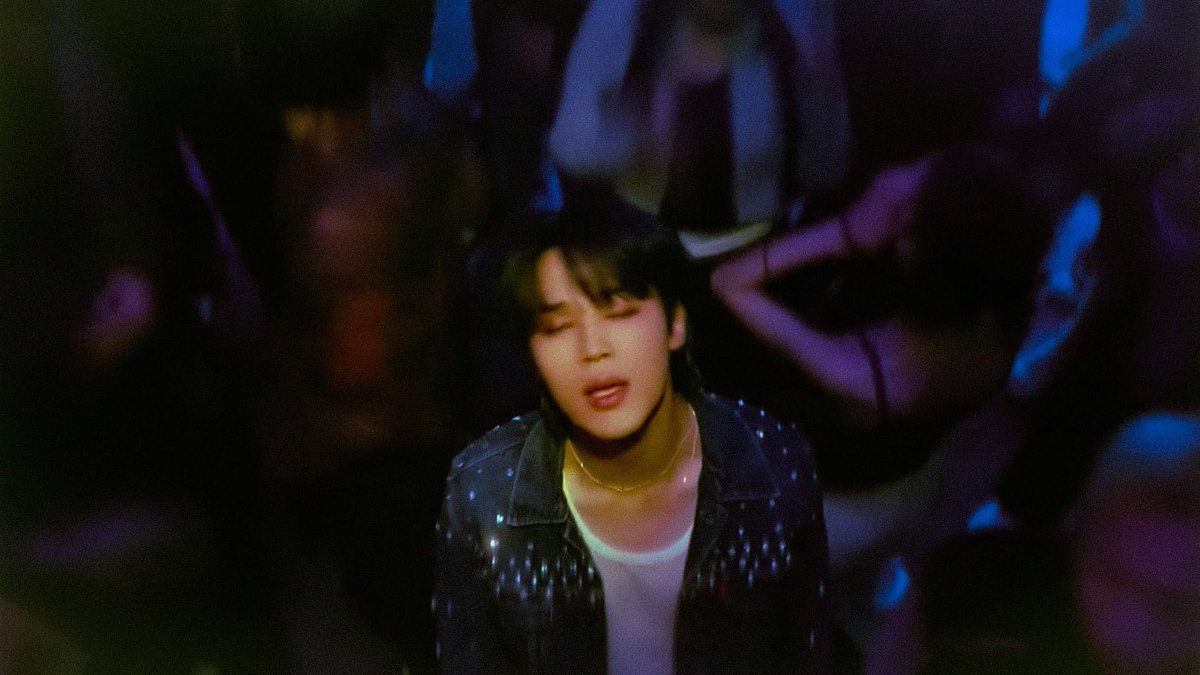 jiminskywalkers's tweet photo. Like Crazy e o seu grande significado na identidade de Jimin - uma thread explicativa; https://t.co/u9Ag2ejnos