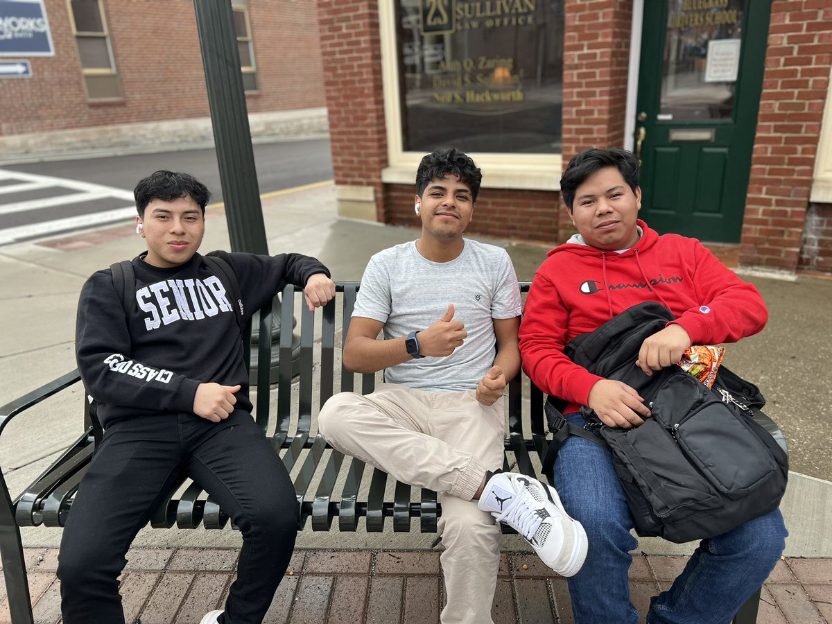 sraperez_MLCHS's tweet image. Reflecting back on our #SpanishClub field trip! Craving some #ConHuevos and #ChamoyRicos on this dreary day!!